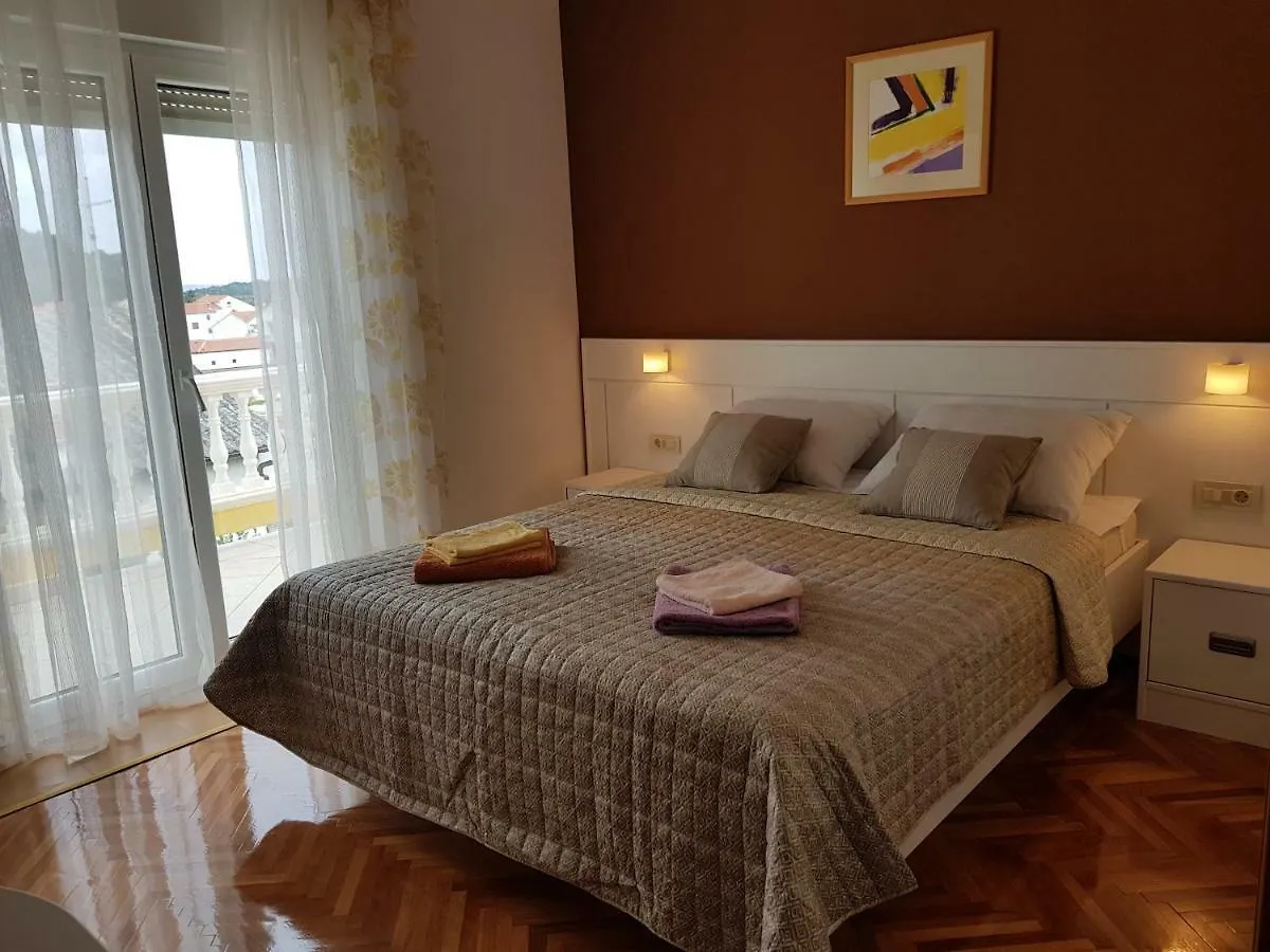 Rooms Neda Rab Town Affittacamere