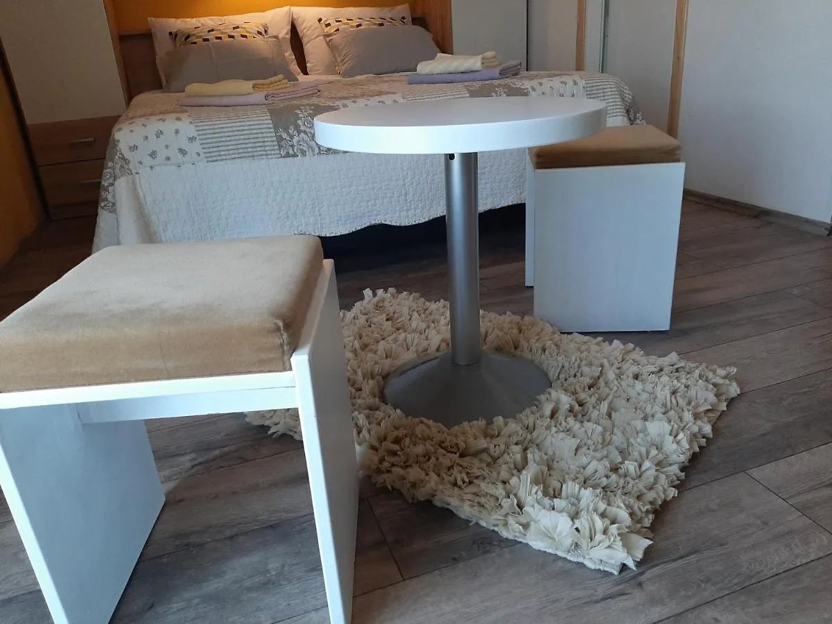 Rooms Neda Rab Town